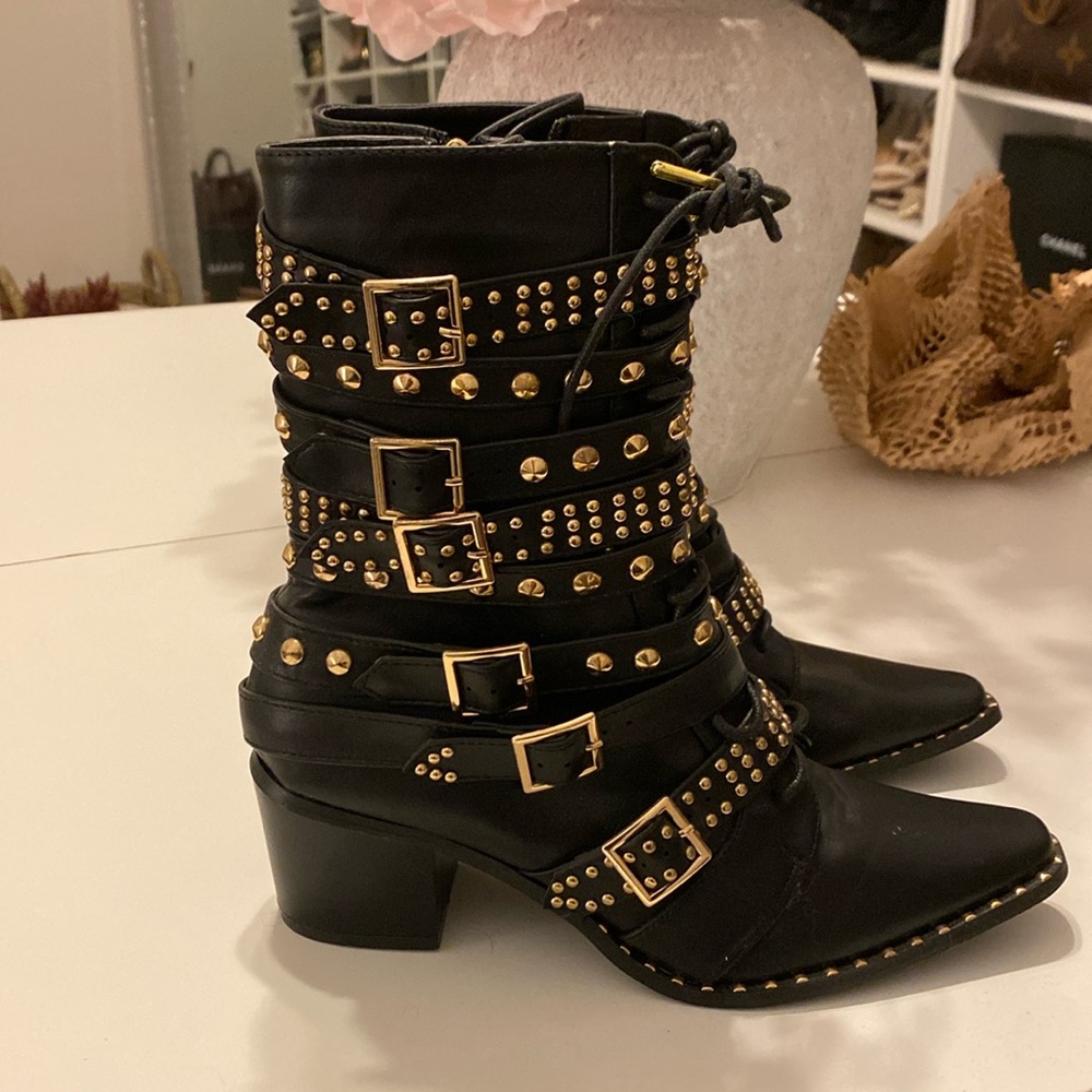Cape Robbin rockstar boots